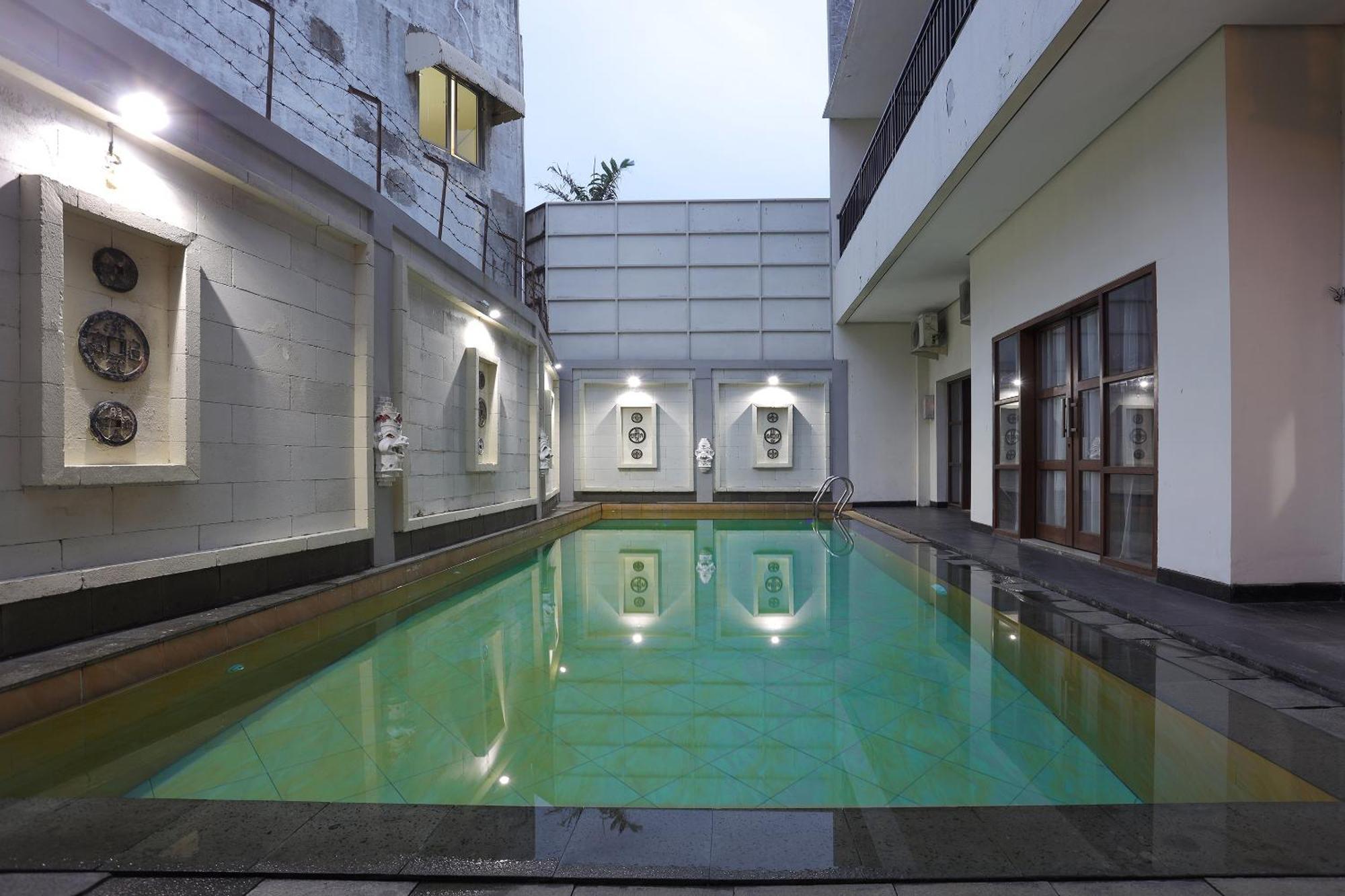 Jambuluwuk Residence Pakubuwono Jakarta Kültér fotó